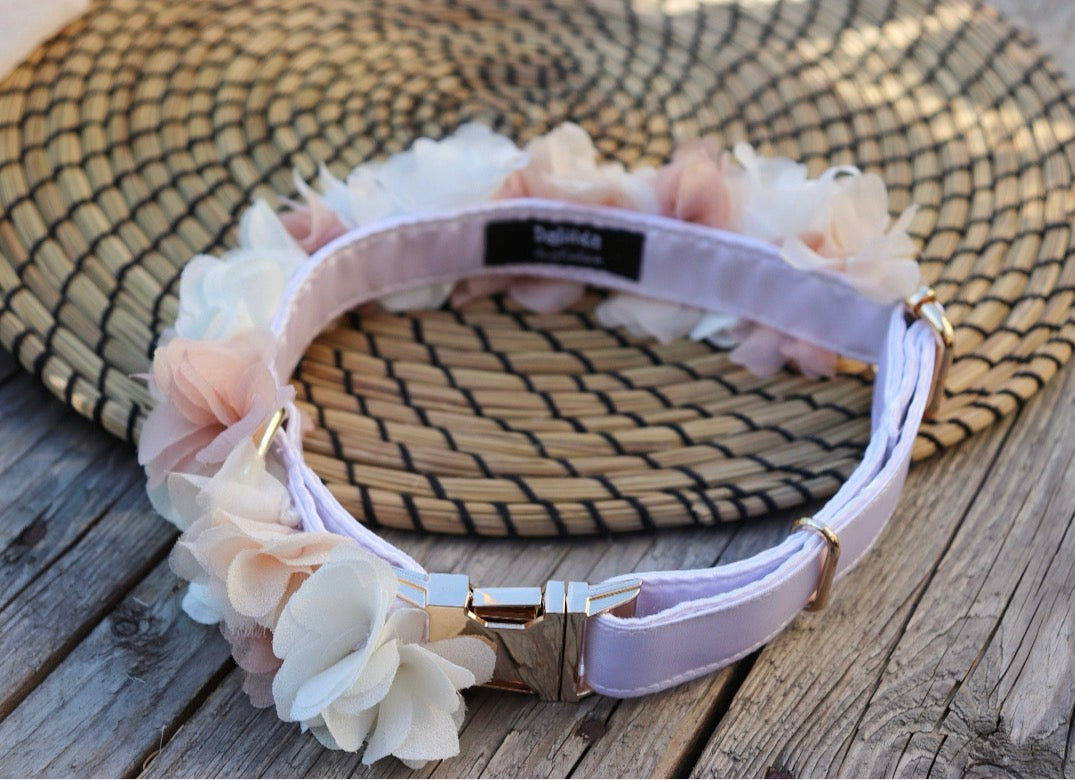 Collare romantico con fiori