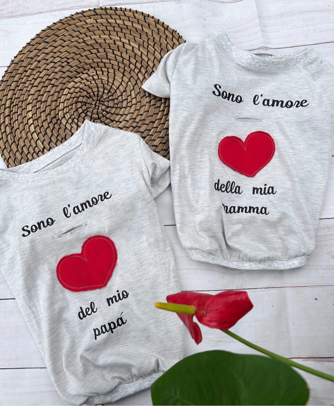 T-shirt “Sono l’amore della mia mamma / del mio papà”